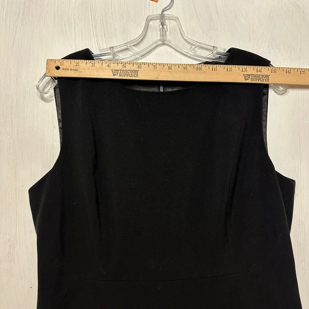 T Tahari Black Sleeveless Sheath Dress Women’s Size 12 Classic Little Black Dres